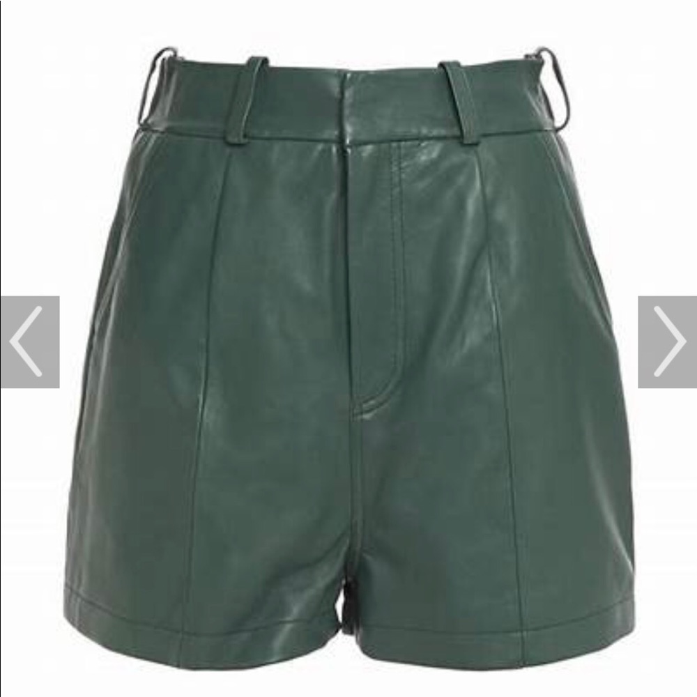 Walter Baker Velda leather short Sz 6 NWT